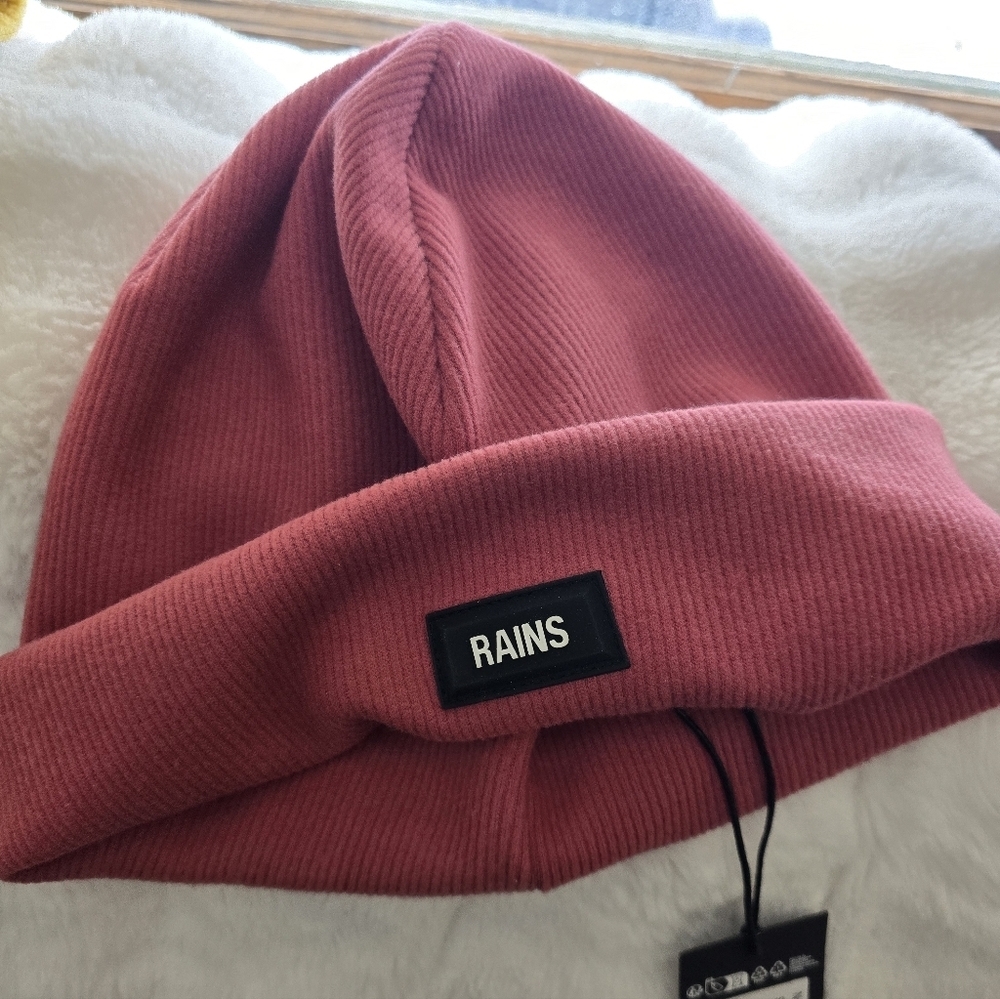NWT! Rains, UNISEX Ribbed Fleece Beanie, Honor, One Size